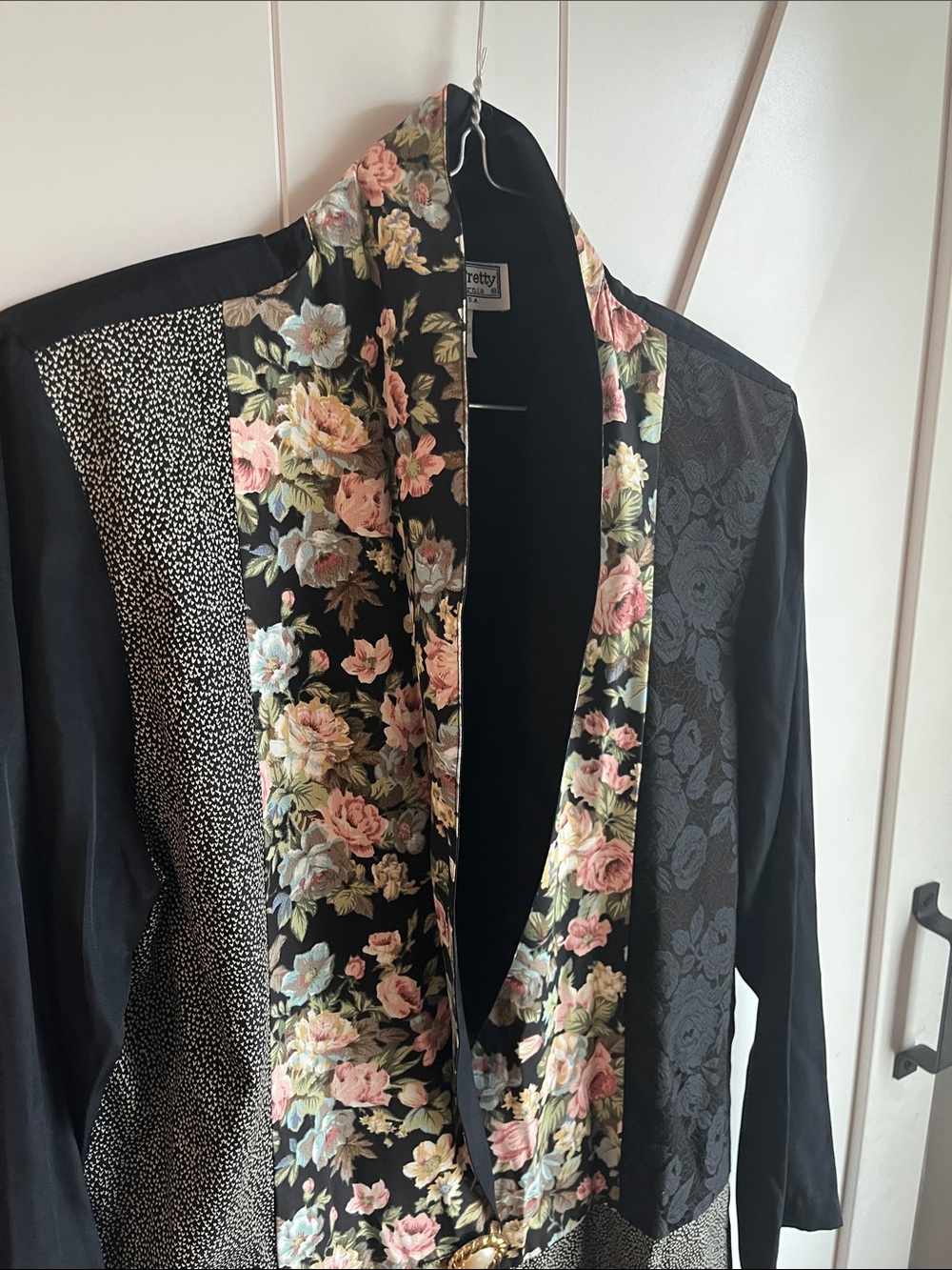 1990’s Vintage Black Blazer with Floral Front Panels - Picture 10 of 12